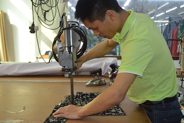 Cutting bed